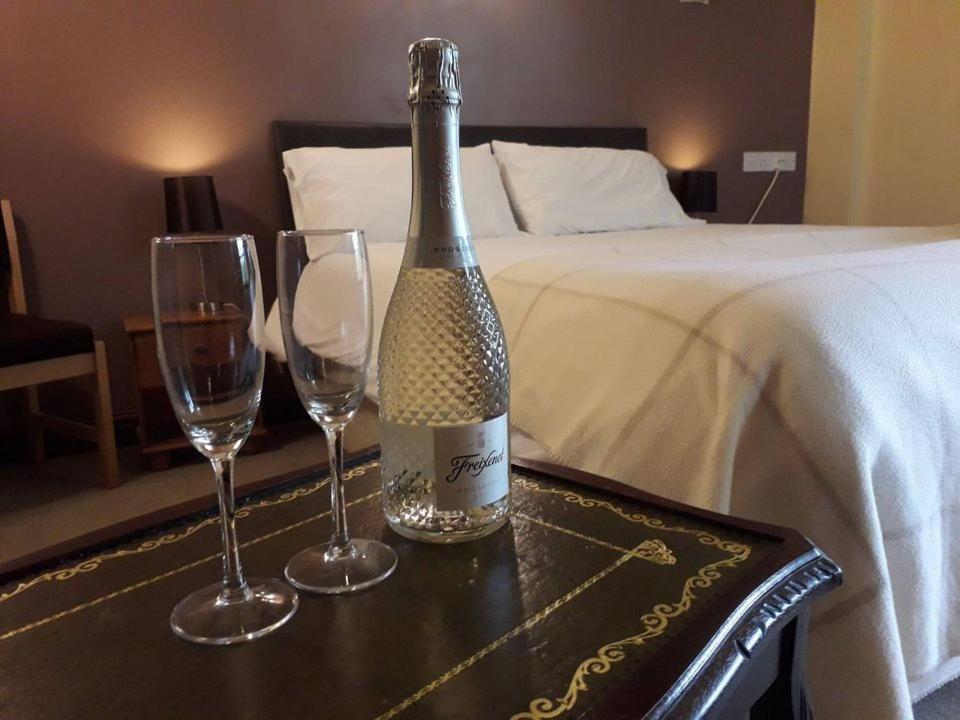Bed and Breakfast Hopley House Мидлвич Экстерьер фото